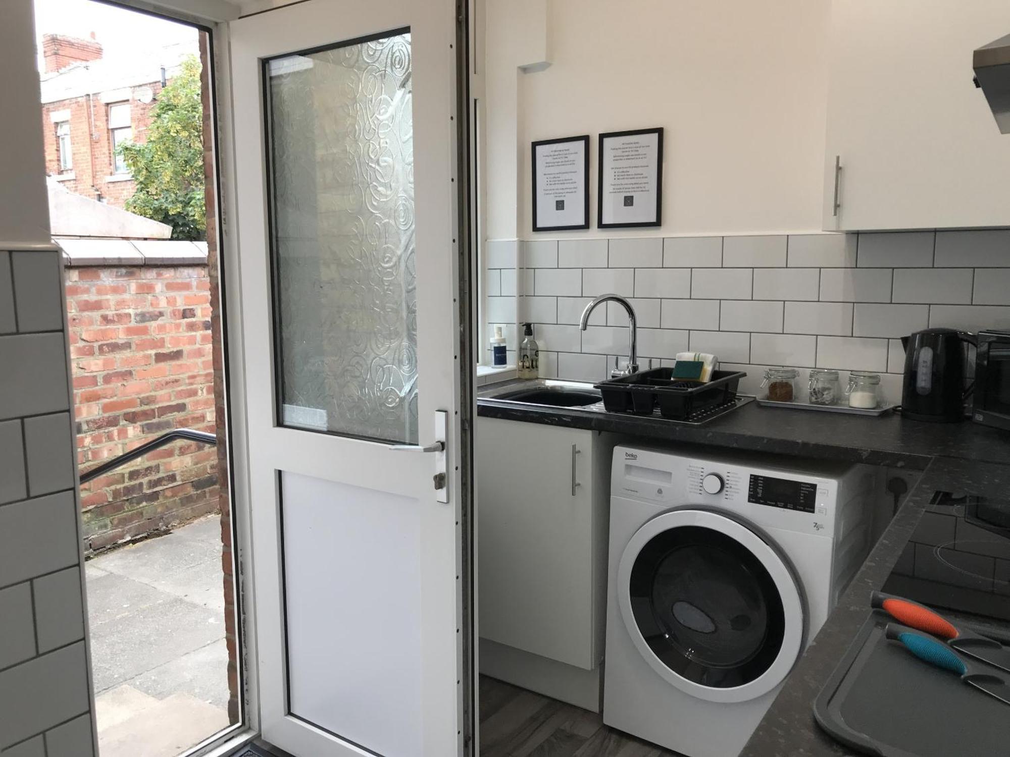 Bright Spacious 3-Bed With Office & Patio, Preston Preston  Exterior photo